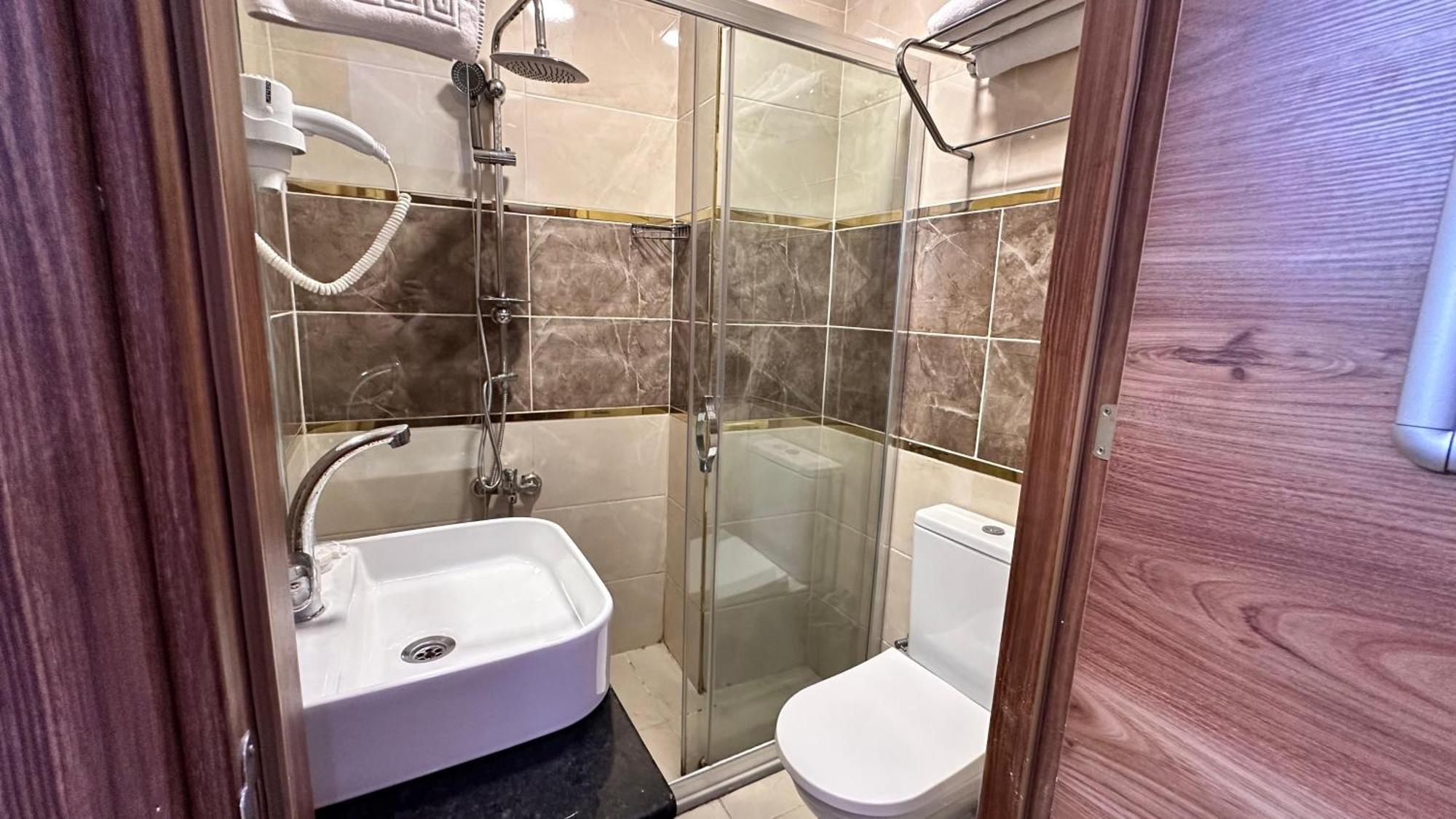 Hotel La Vien Old 3*